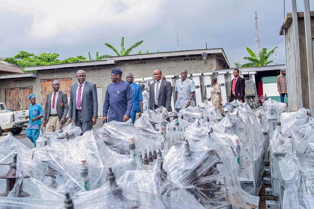 To Curb Criminality, Oyo Procures 100 Transformers To Power Street Light