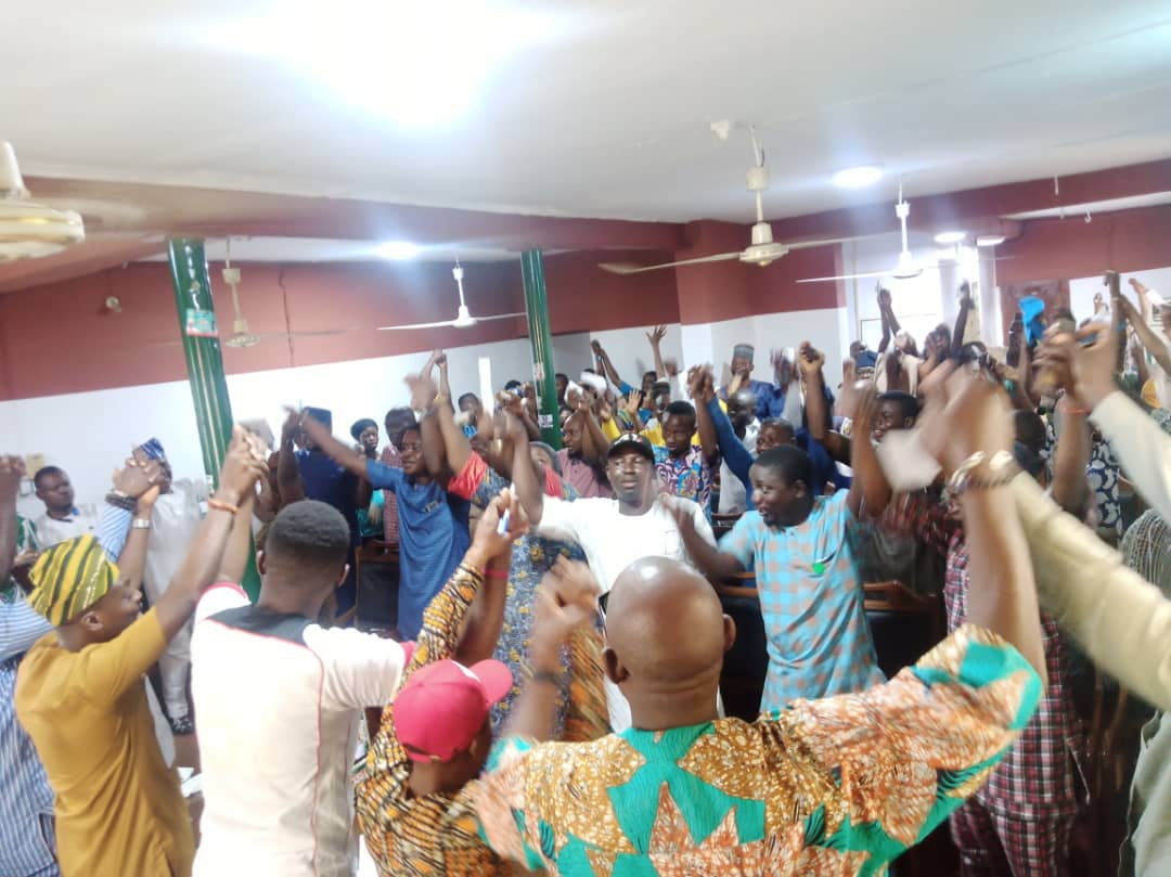 Oyo PDP: Concerned Youths Disown State Youth Leader, Adekola Adeoye, Pass Vote of No Confidence On Him