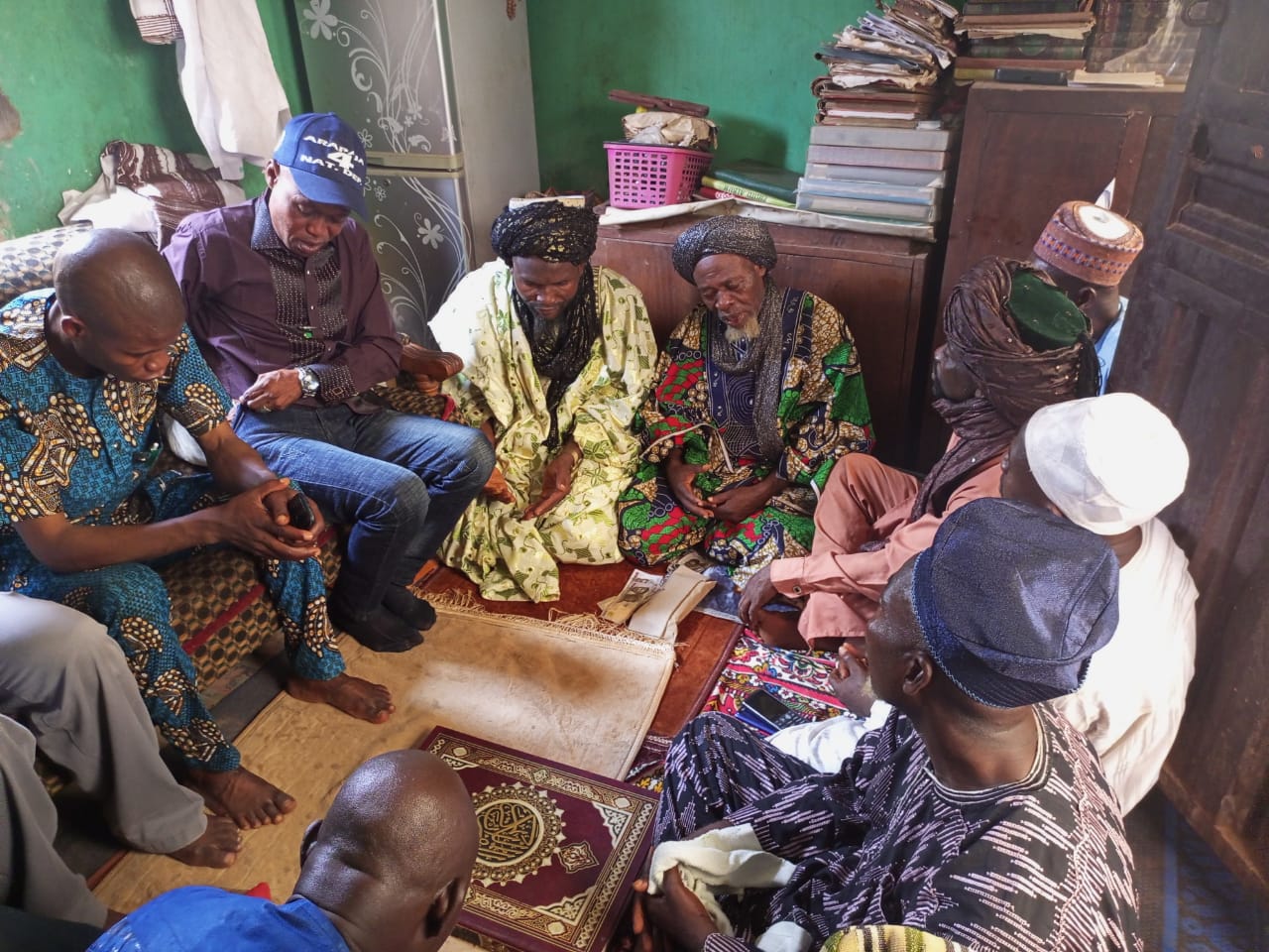 Oyo: OnaAra LG Boss, Shabba Pays Condolence Visit To Late Chief Imam’s Family