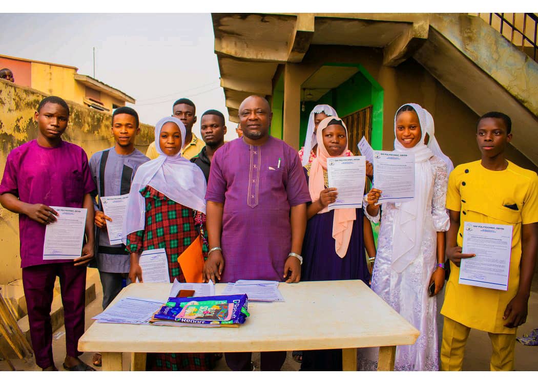 Oyo Lawmaker, Arole Empowers Constituents As 135 Undergraduates Were Placed On Scholarship