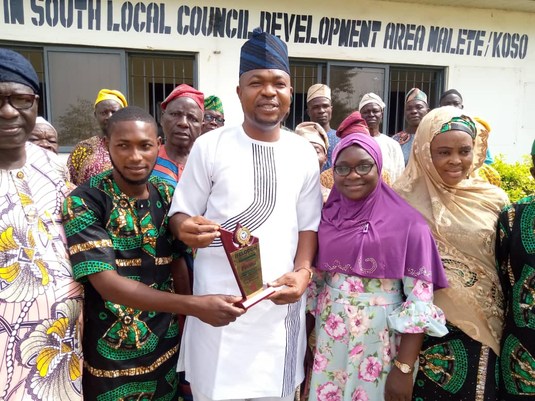 Oyo: Iseyin South LCDA Political Head, FM Receives Merit Award As Over 50 Years’ Abandoned Yekete Road Fixed