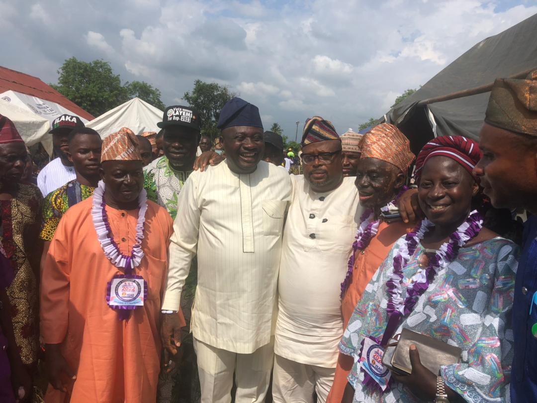 Oyo: PDP Candidate For Egbeda/OnaAra F/C, Olayemi Donates Cash, Pledges Other Supports As NUT Swears In New Executives, Launches Union House