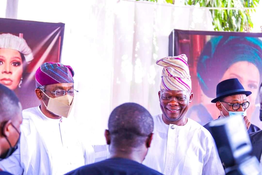 Folarin Greets Gbajabiamila @ 60