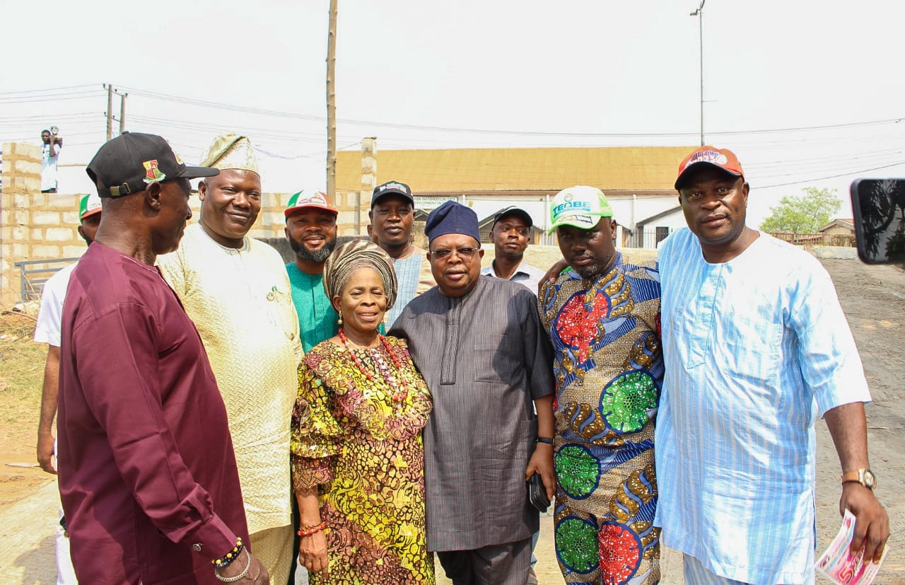 2023: Excitement As Tegbe Gets Nod Of Association Of School Food Vendor Of Nigeria