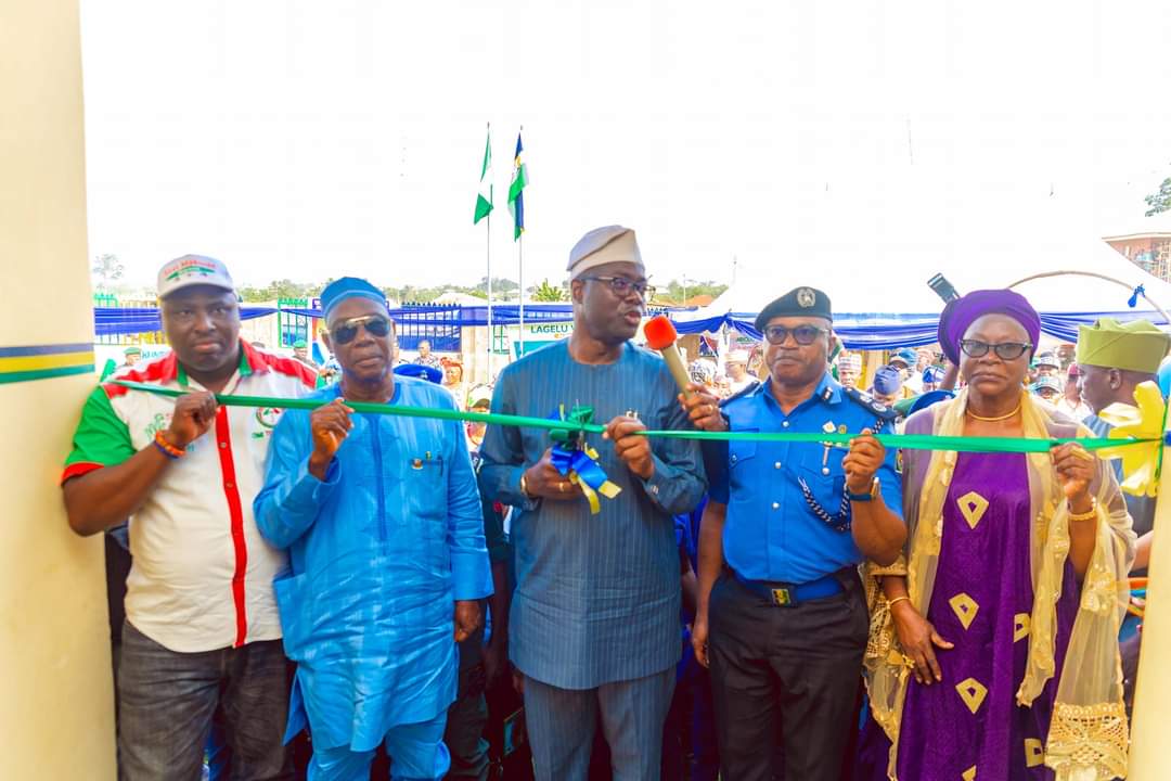 Makinde Promises To Award 8.3km Ojurin-Olorunda-Abaa Road Before End Of first Term