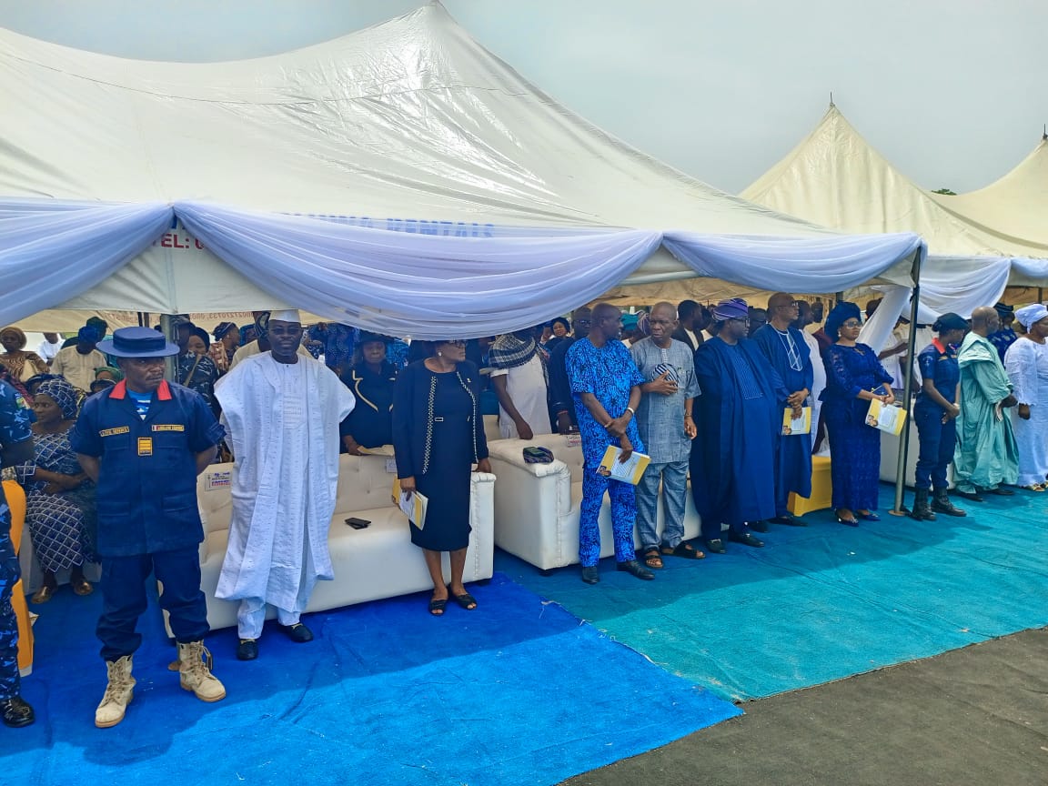 Dignitaries Join Ogundoyin’s Family To Bid Mother Farewell