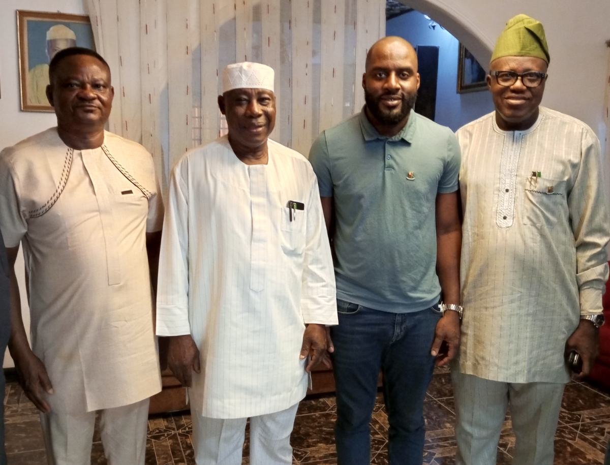 Oyo DG, Bayo Lawal Pays Condolence Visit To Speaker Over Mum’s Demise