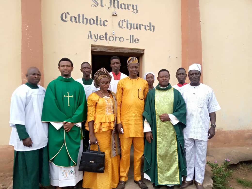 Thanksgiving: Ogunsola, Charity, Adetona Thank People Of Iwajowa LG Over Support Shown To PDP