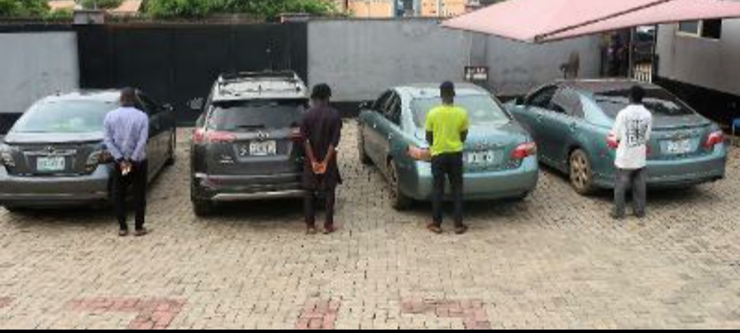 EFCC Arrests 20 Alleged Internet Fraudsters In Ibadan