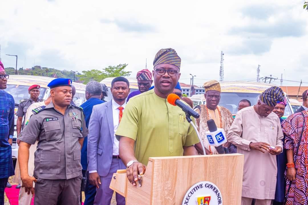 Despite Tough Times, We Will Give Our Best — Makinde, Donates 28 Buses To Tertiary Institutions