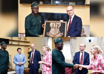 Revolutionizing Tomato Production: Netherland, Oyo State Seal Deal On Greenhouse Technology