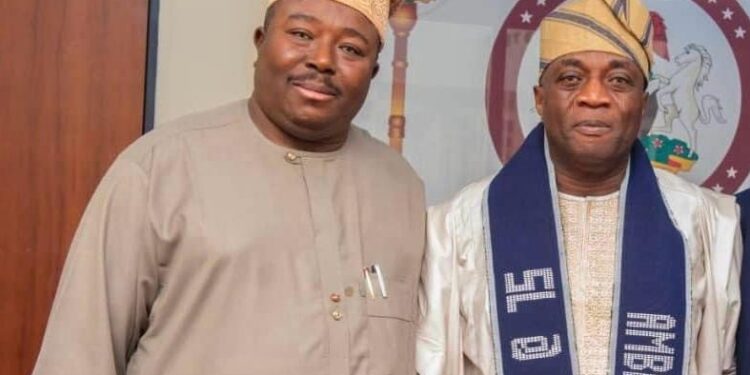 Oyo South Senator, Sharafadeen Alli Praises Sen Akintunde’s Leadership Qualities And Commitment To Service