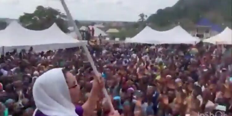 Senator Natasha Defies Government Ban, Receives Heroic Welcome In Kogi(VIDEO)