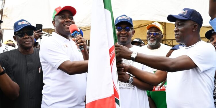 Oyo PDP’s Show Of Strength: Makinde Campaigns For Fola Oyekunle, Urges Ibadan North Residents To Vote Visible Development