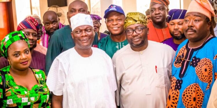 By-Election: Oyo APC Reconciliation: Folarin, Alli, Adelabu Unite Ahead of Crucial Ib North By-Election
