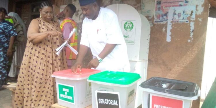 Oyo South Senator, Sharafadeen Alli Delivers Polling Unit To APC In Ib North By-Election