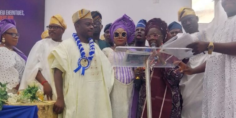 Oyo ALGON Chairman, Sikiru Sanda, Honoured With Prestigious Award For Excellence In Community