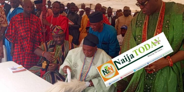 BREAKING: Alaafin’s Gesture Sparks Outrage, Olubadan Snubs Outstretched Hand At Inter-Faith Gathering