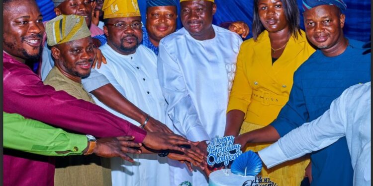 Veteran Politician, Busari Olayemi Celebrates Birthday With PDP Stalwarts And Leaders