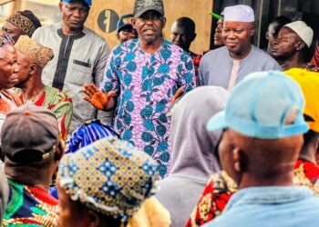 Oluyole LG Chairman, Akeem Olatunji Unveil Joint Sanitation And Security Task Force At Toll Gate Market