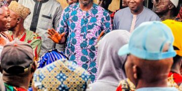 Oluyole LG Chairman, Akeem Olatunji Unveil Joint Sanitation And Security Task Force At Toll Gate Market