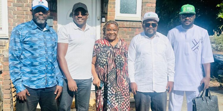Oyo Central APM Candidate, Ajadi Receives Royal Blessing, Endorsement From Ex-Senator Sunmonu In London