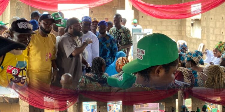 Oyo 2027: APM Youth Mobiliser Kareem Bolarinwa Takes Grassroots Consultation To Isese Community In Akinyele
