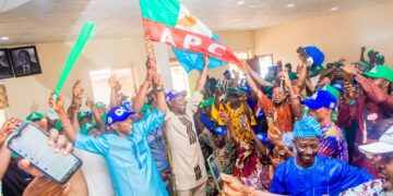 Oyo 2027: Massive Boost For APC As 3,000 PDP, Accord Members Defect In Ibadan North For Victory Of Alli, Oseni, Tinubu, All Candidates